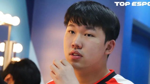 那晚我蹲在官网找直播链接，才看懂nba和世界杯抢流量的真正逻辑