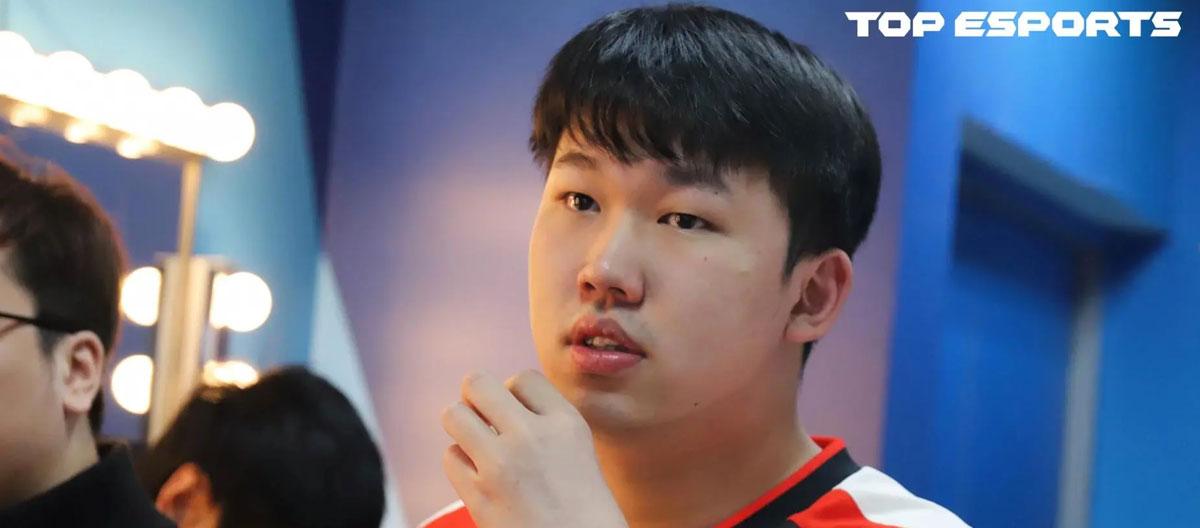 那晚我蹲在官网找直播链接，才看懂nba和世界杯抢流量的真正逻辑